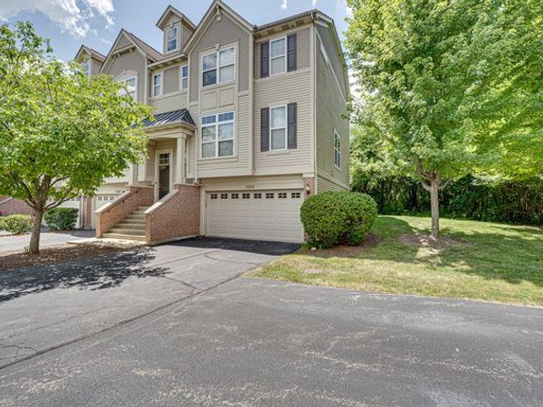 3355 Kentshire Circle , Unit 3355, Aurora, IL 60504