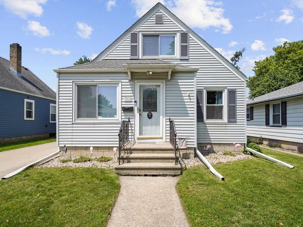 7018 31st Ave, Kenosha, WI 53142