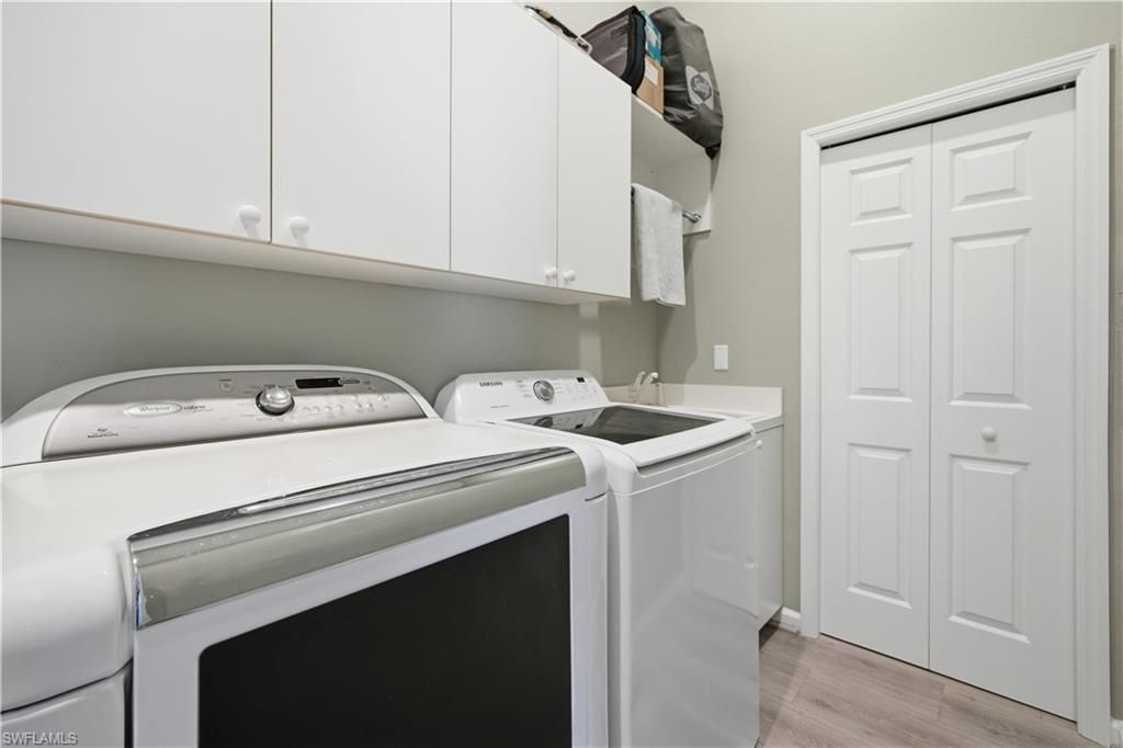 14560 Red Fox Run, Unit 502, Naples, FL 34110 Photo