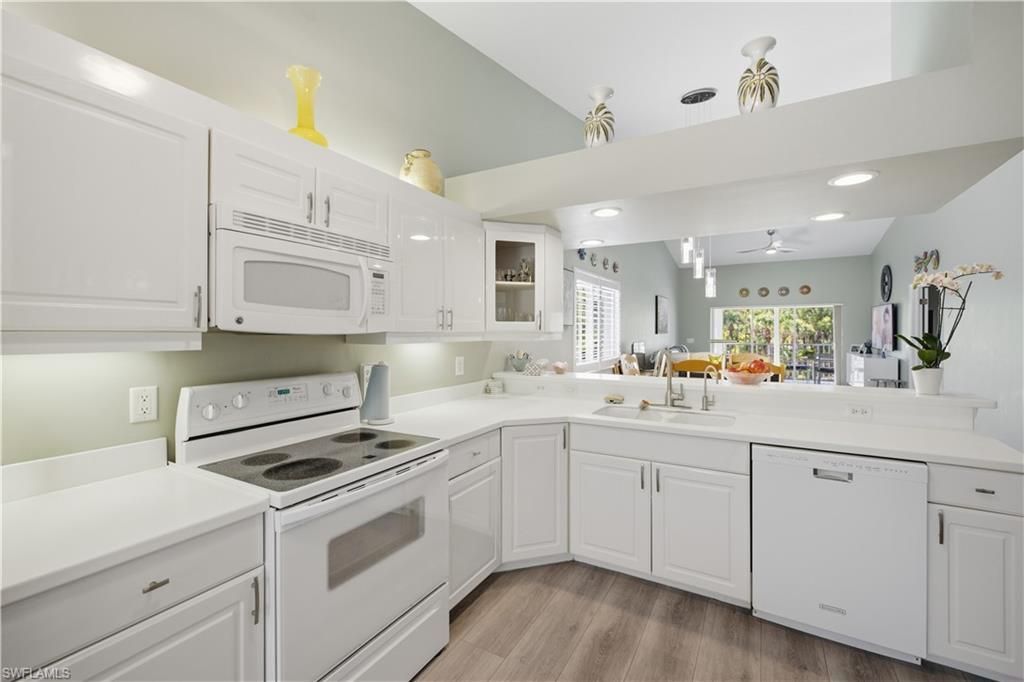 14560 Red Fox Run, Unit 502, Naples, FL 34110 Photo