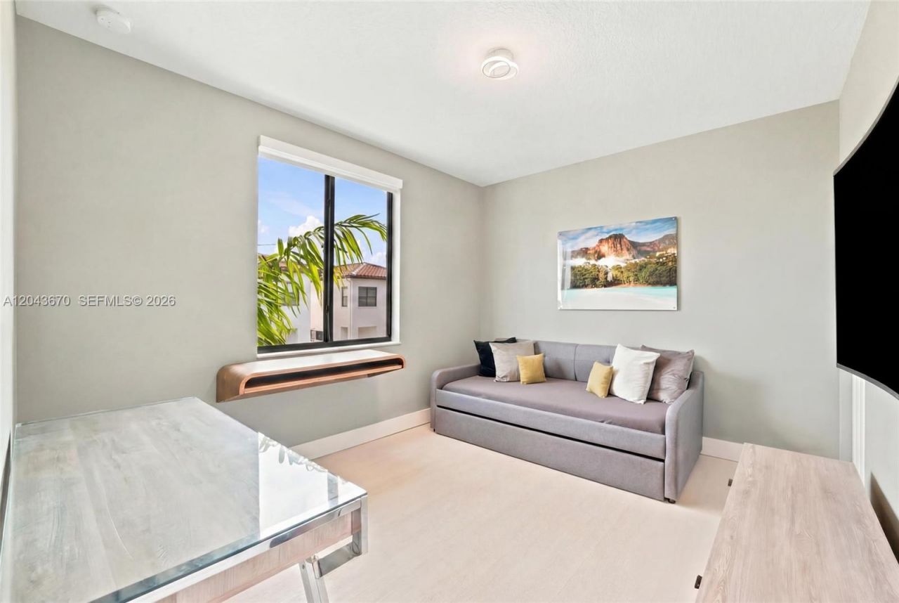 8167 NW 41st St , Unit E-101, Doral, FL 33166 Photo
