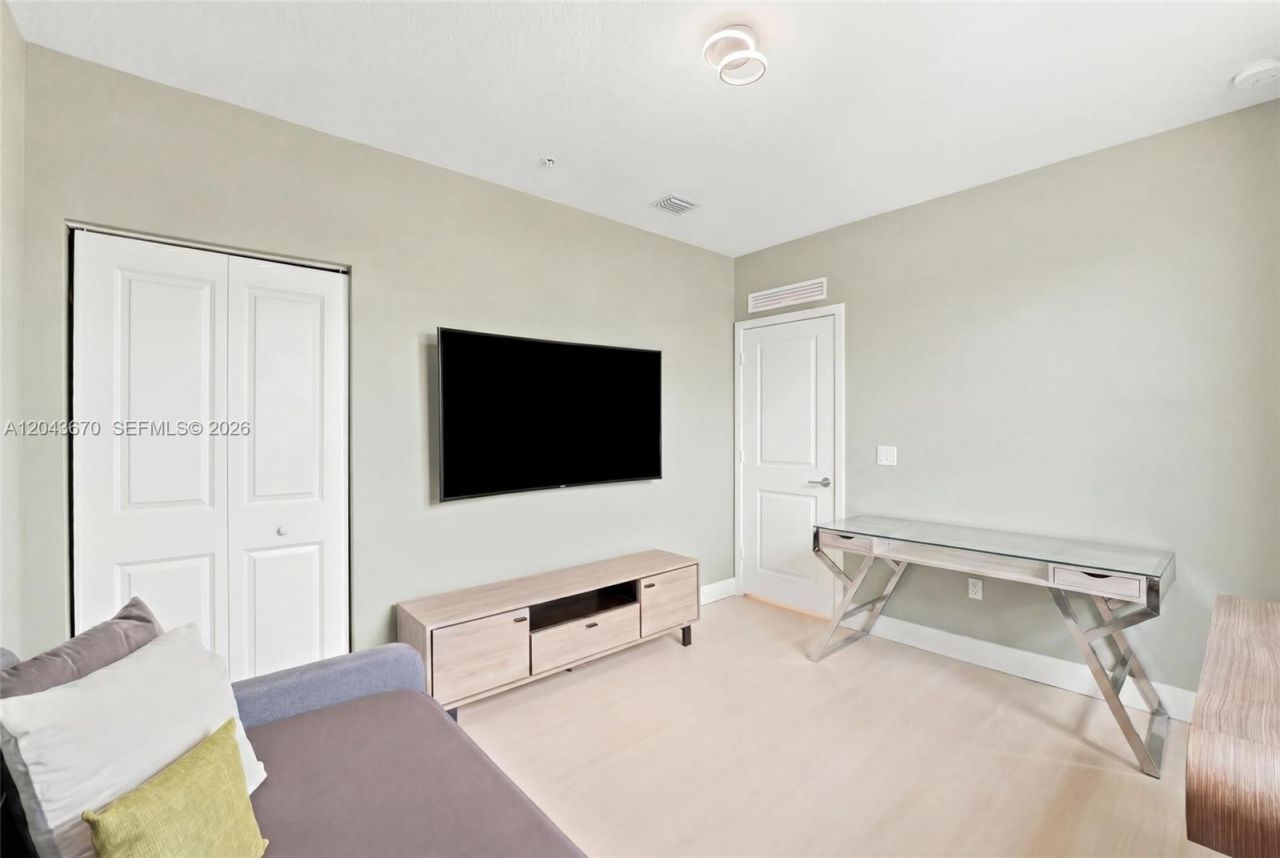 8167 NW 41st St , Unit E-101, Doral, FL 33166 Photo