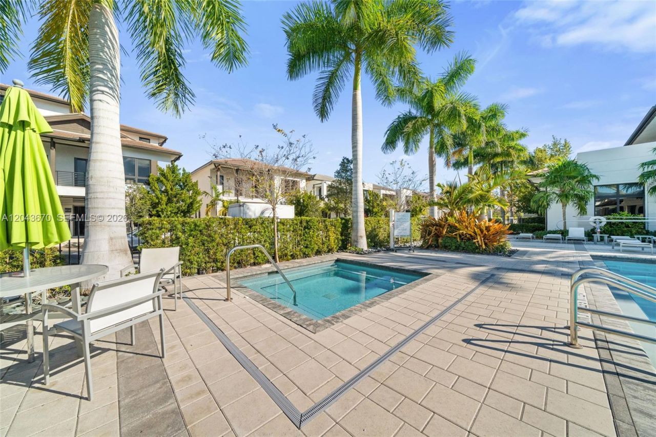 8167 NW 41st St , Unit E-101, Doral, FL 33166 Photo