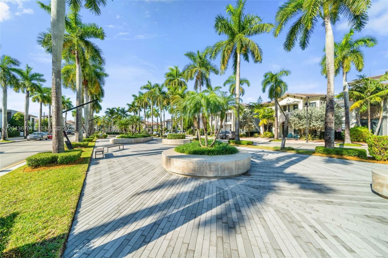 8167 NW 41st St , Unit E-101, Doral, FL 33166 Photo