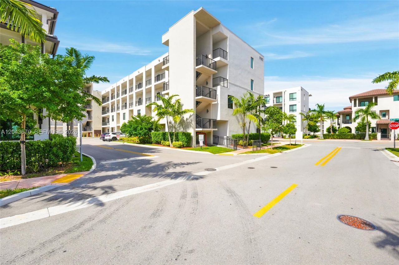 8167 NW 41st St , Unit E-101, Doral, FL 33166 Photo