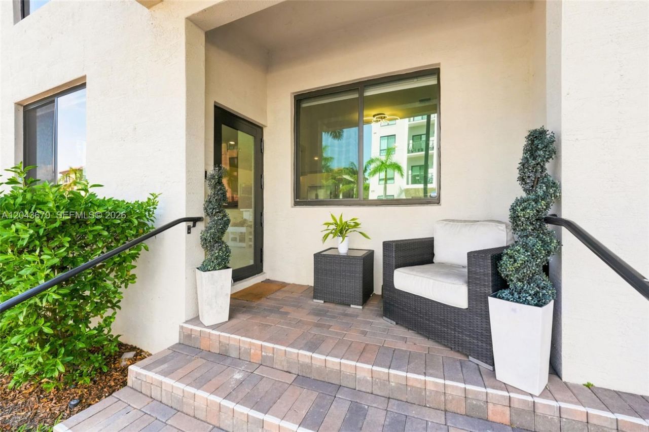 8167 NW 41st St , Unit E-101, Doral, FL 33166 Photo