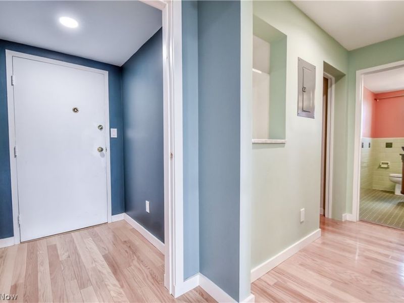 13800 Shaker Boulevard, Unit 1102, Cleveland, OH 44120 Photo 2