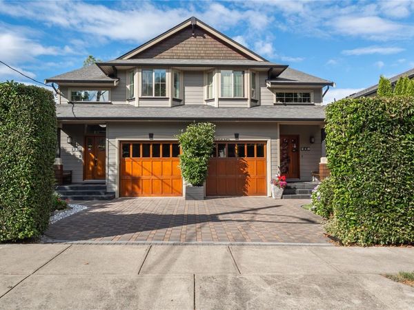 216 Superior St, Victoria, BC V8V 1T3