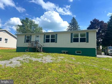 107 E PARK AVENUE, SNOW SHOE, PA 16874