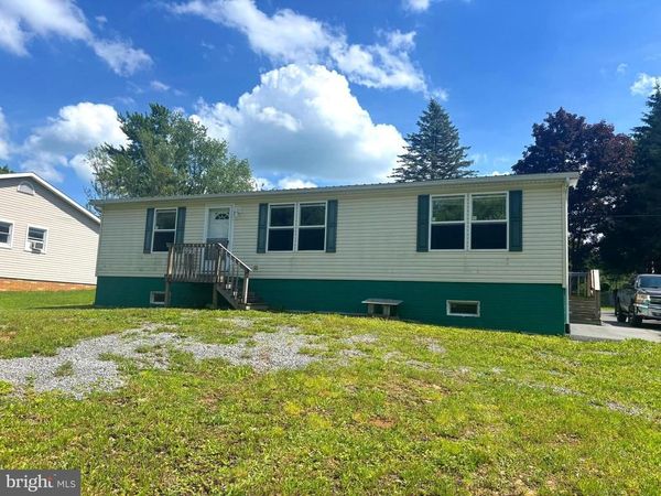 107 E PARK AVENUE, SNOW SHOE, PA 16874