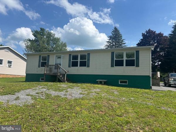 107 E PARK AVENUE , SNOW SHOE, PA 16874