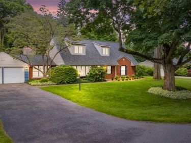 6085 Worlington Road, Bloomfield Hills, MI 48301