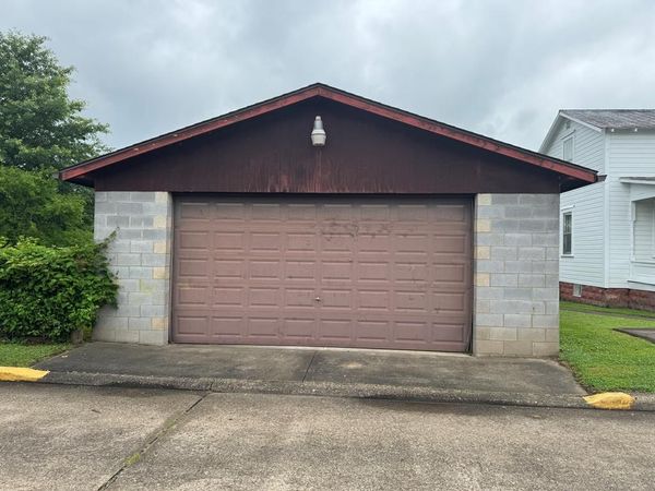 738 Howard Street, New Martinsville, WV 26155
