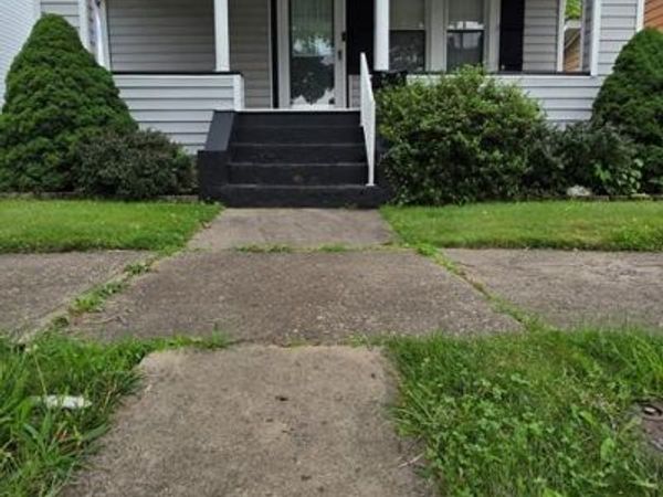 218 Washington Avenue, Moundsville, WV 26041