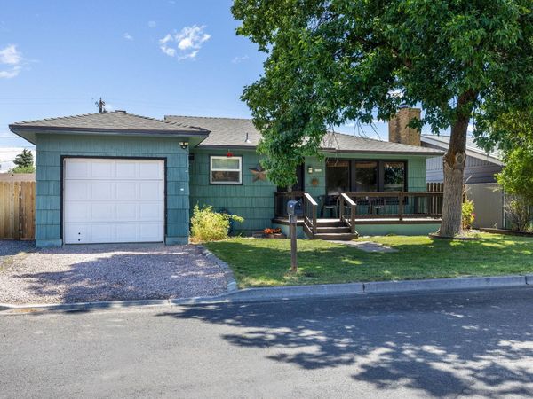 1036 SW 13th Street, Redmond, OR 97756