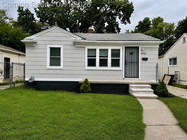19457 Gilchrist Street, Detroit, MI 48235
