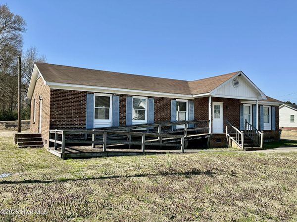 101 Sutton Drive , Windsor, NC 27983
