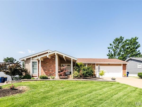 2016 Brutus Court, Fenton, MO 63026