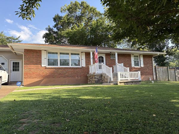 204 Park Ln , Clarksville, TN 37042