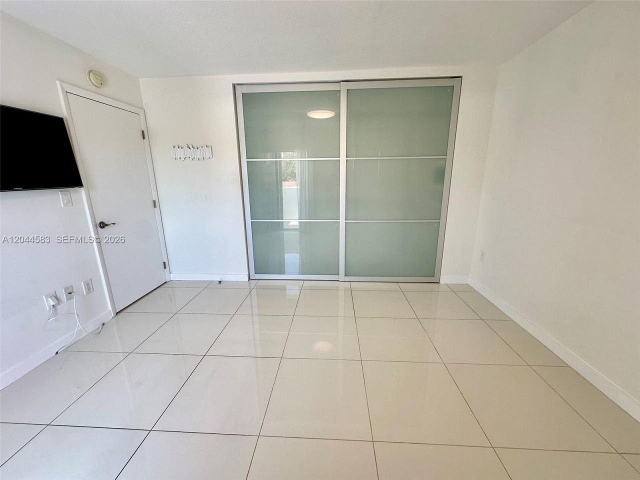 411 SW 37th Ave, Unit 3D, Miami, FL 33135 Photo