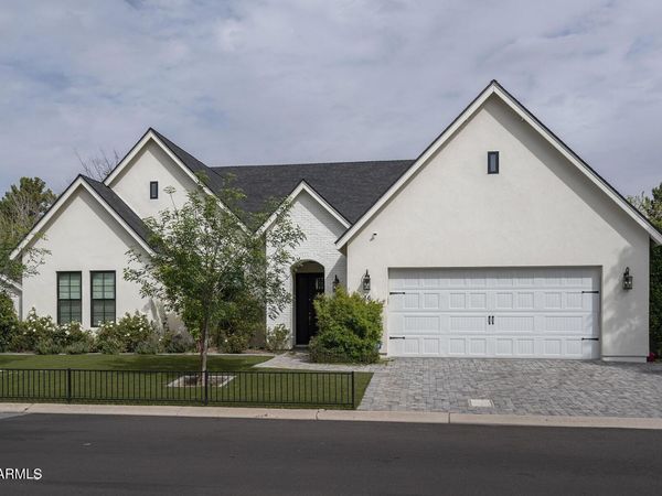 16 W OCOTILLO Road, Phoenix, AZ 85013
