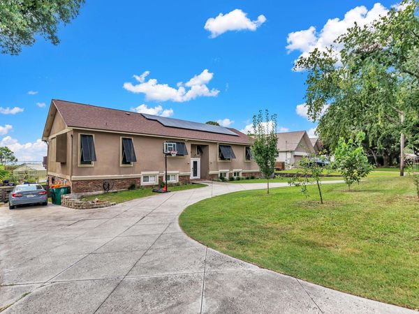 37 Country Club Road, Shalimar, FL 32579