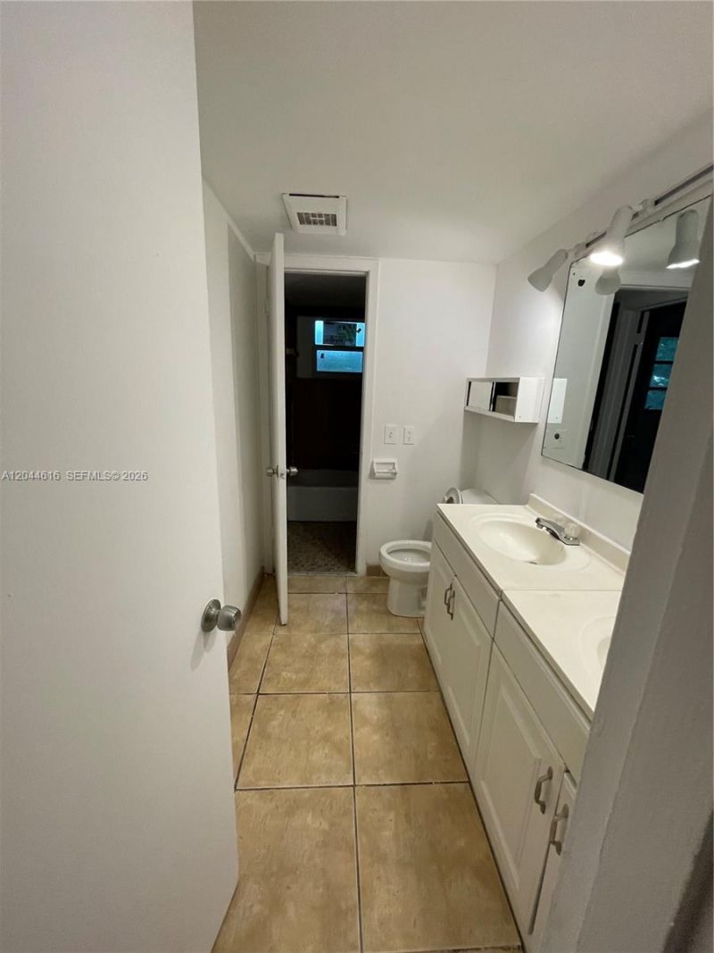 7841 Dunham Blvd , Unit 6, Miami, FL 33138 Photo
