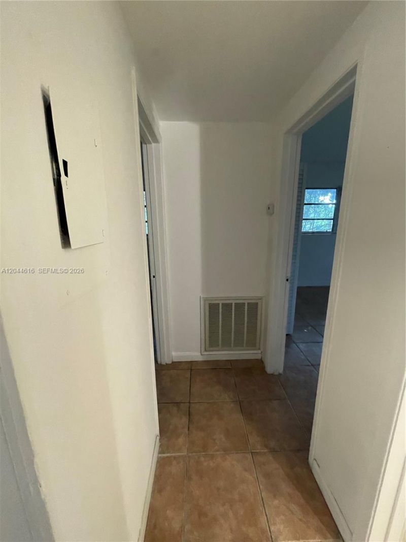 7841 Dunham Blvd , Unit 6, Miami, FL 33138 Photo