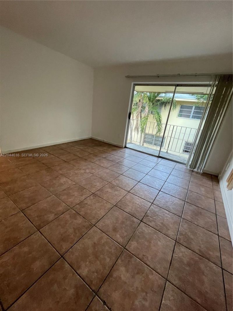 7841 Dunham Blvd , Unit 6, Miami, FL 33138 Photo