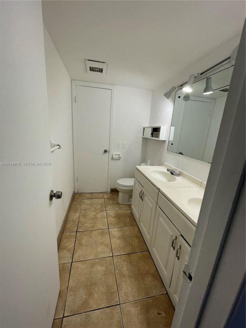 7841 Dunham Blvd , Unit 6, Miami, FL 33138 Photo