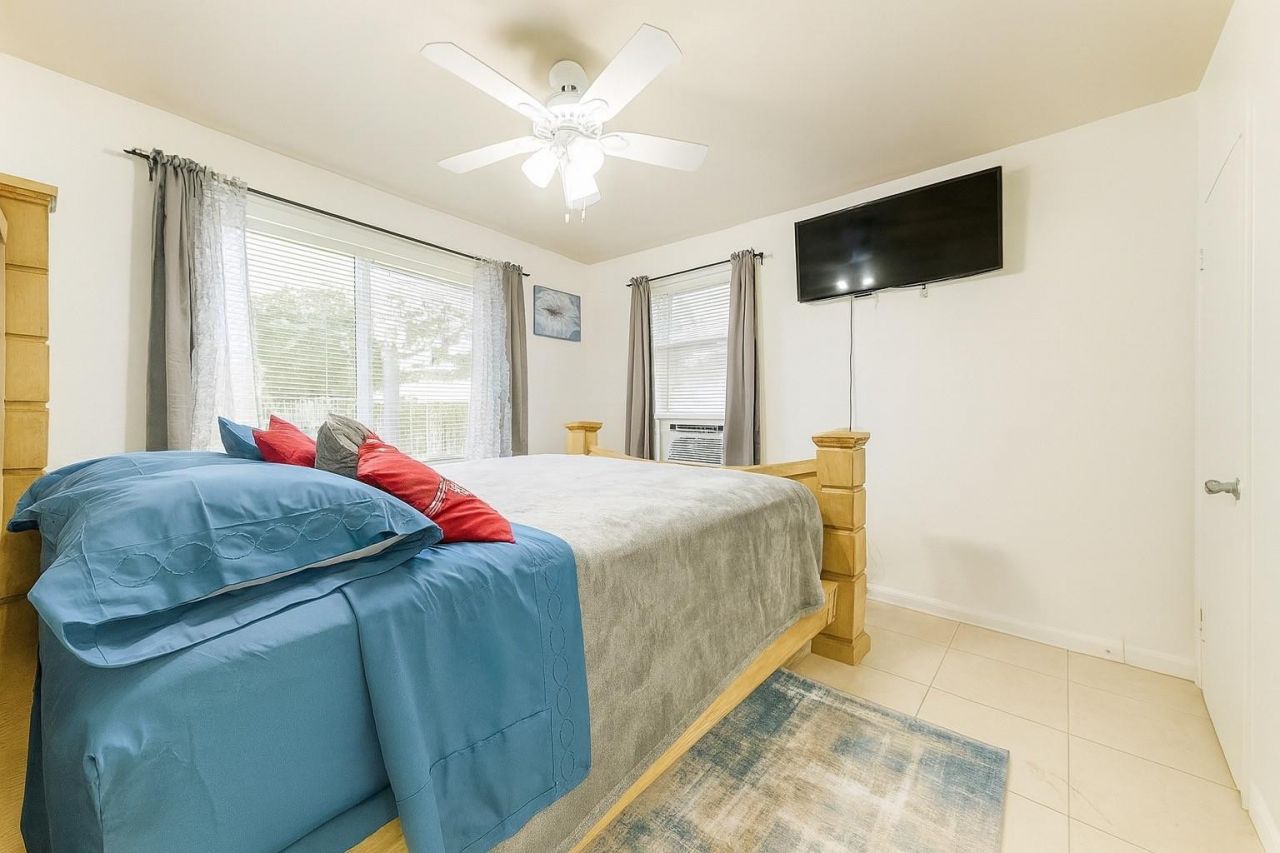 1935 Taylor Street, Unit 2, Hollywood, FL 33020 Photo