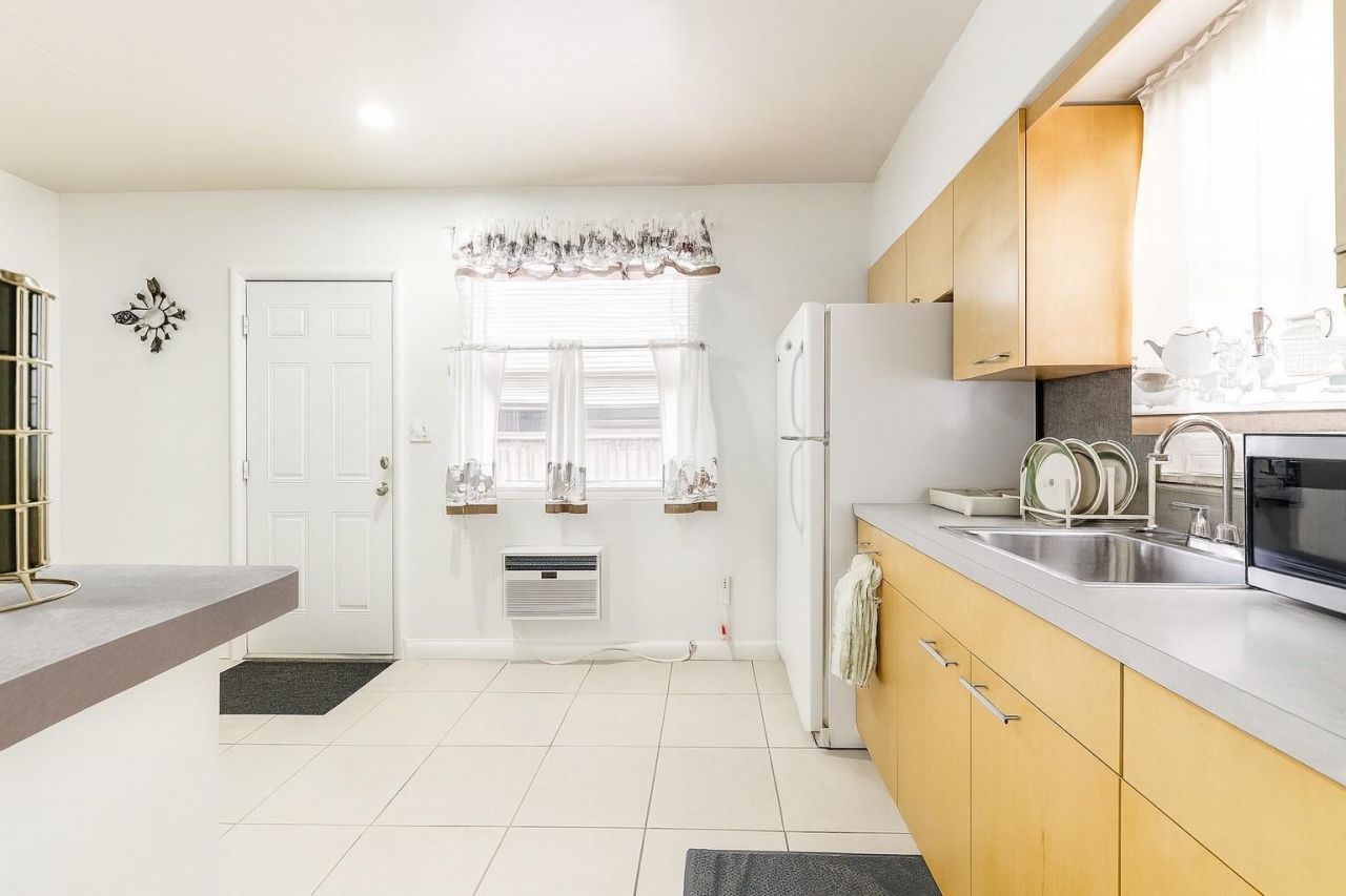 1935 Taylor Street, Unit 2, Hollywood, FL 33020 Photo
