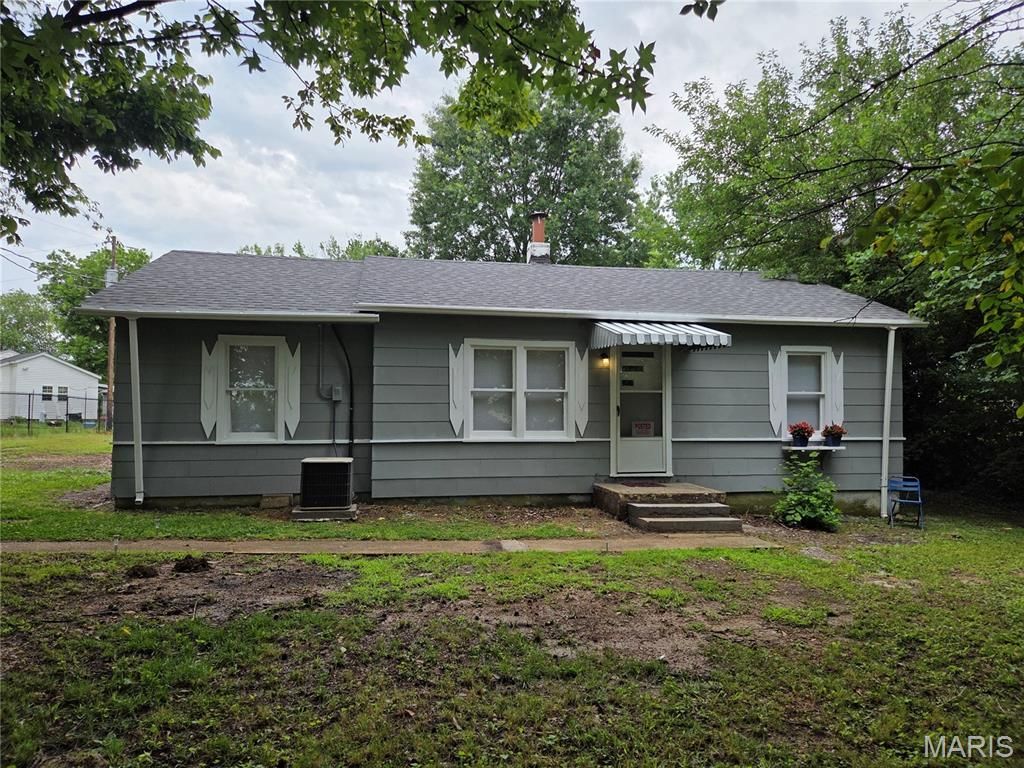 245 Old Springfield Road, Bourbon, MO 65441 Main Photo