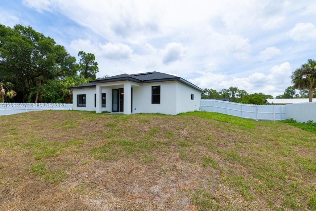 405 Roosevelt Avenue , Lehigh Acres, FL 33936 Photo