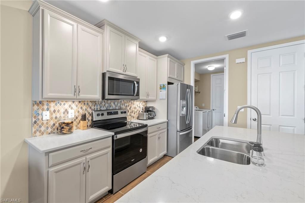14644 Edgewater Cir, Naples, FL 34114 Photo