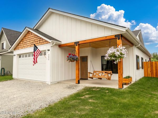 6806 Selkirk St , Bonners Ferry, ID 83805