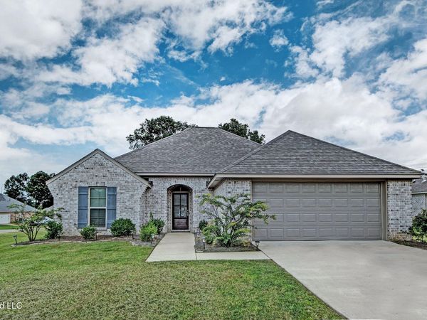 112 Allie Lane, Canton, MS 39046
