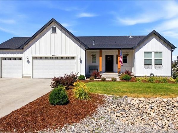 8271 N IRON HORSE DR, Lake Point, UT 84074