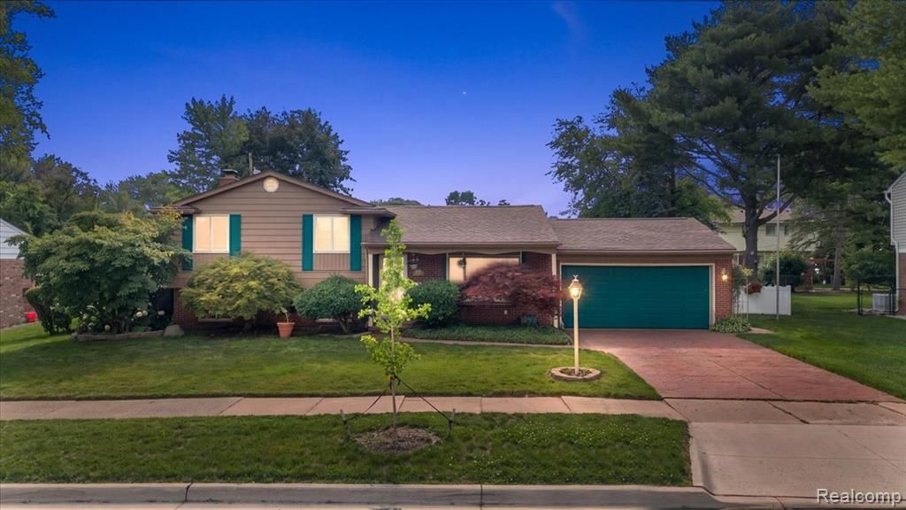 15433 Richfield Street, Livonia, MI 48154 Main Photo
