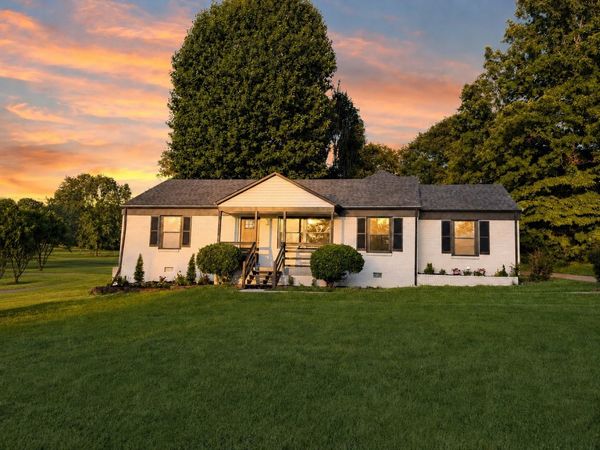 104 Carol Dr , Columbia, TN 38401