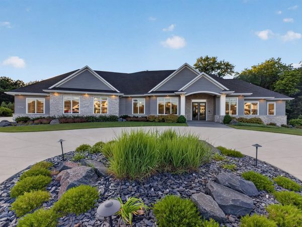 1214 Lakeshore Drive, Cedar Falls, IA 50613
