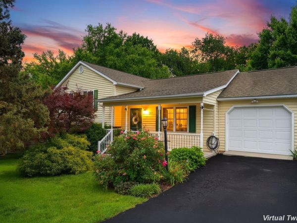 227 BOWMANS RUN DR, STUARTS DRAFT, VA 24477