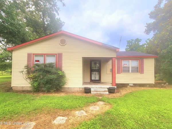 8225 Dundee Road, Dundee, MS 38626