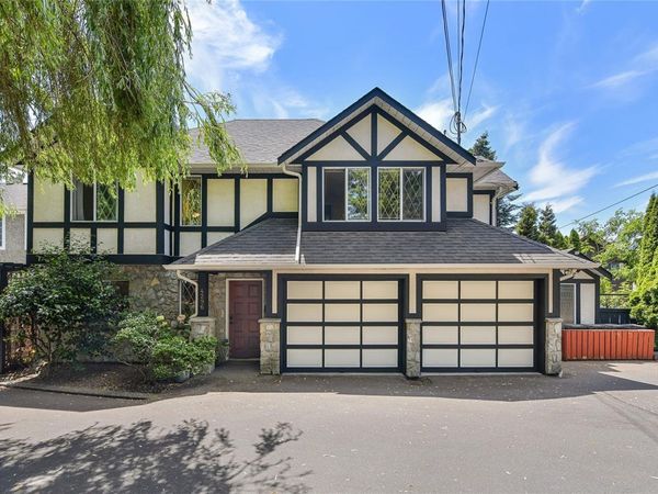4296 Quadra St , Saanich, BC V8X 1L6