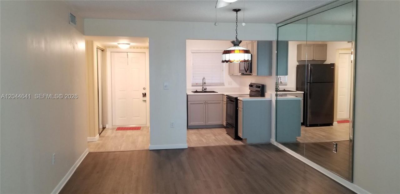 8130 Sunrise Lakes Blvd , Unit 206, Sunrise, FL 33322 Photo