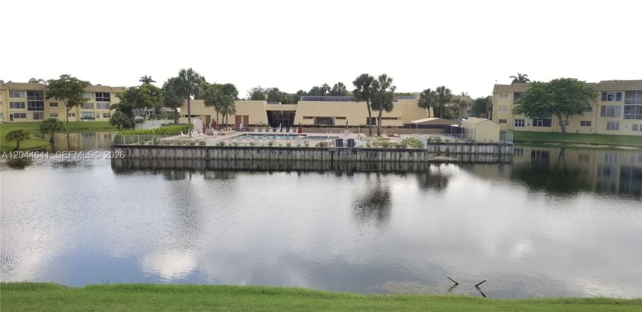 8130 Sunrise Lakes Blvd , Unit 206, Sunrise, FL 33322 Photo