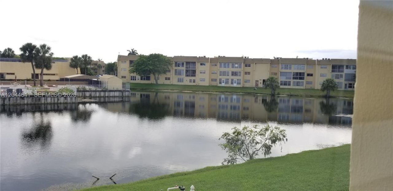 8130 Sunrise Lakes Blvd , Unit 206, Sunrise, FL 33322 Photo