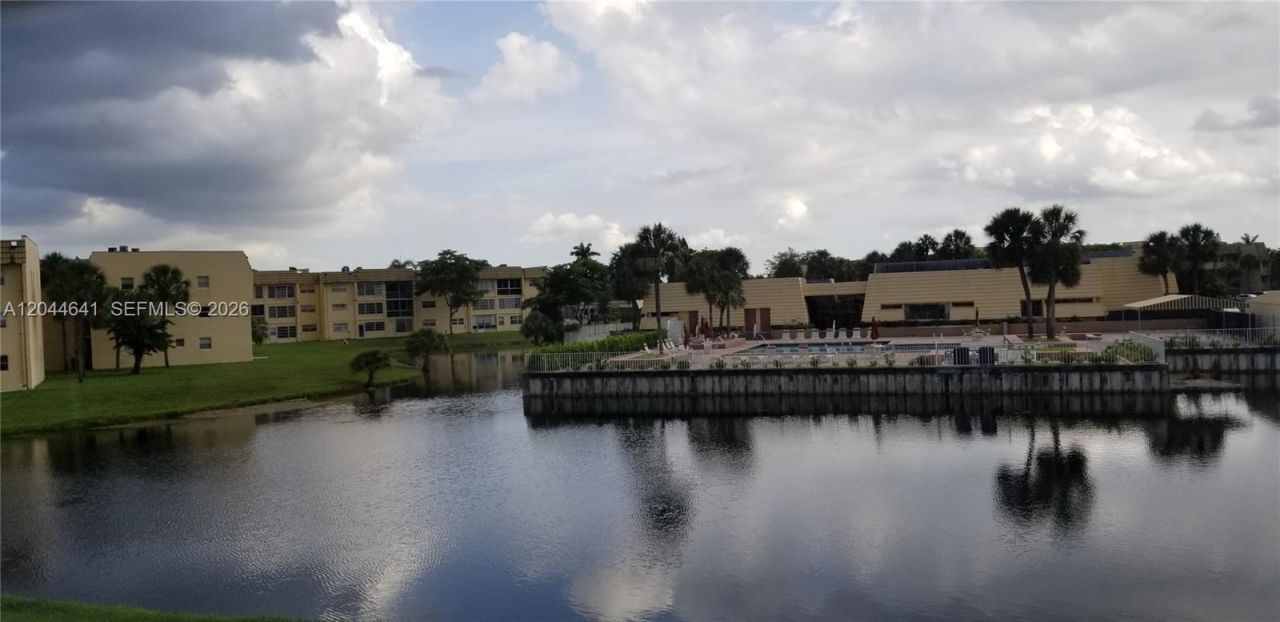 8130 Sunrise Lakes Blvd , Unit 206, Sunrise, FL 33322 Photo