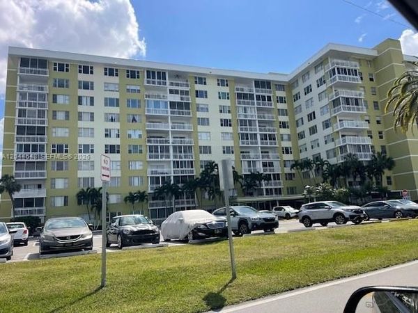 4400 Hillcrest Dr, Unit 701B, Hollywood, FL 33021
