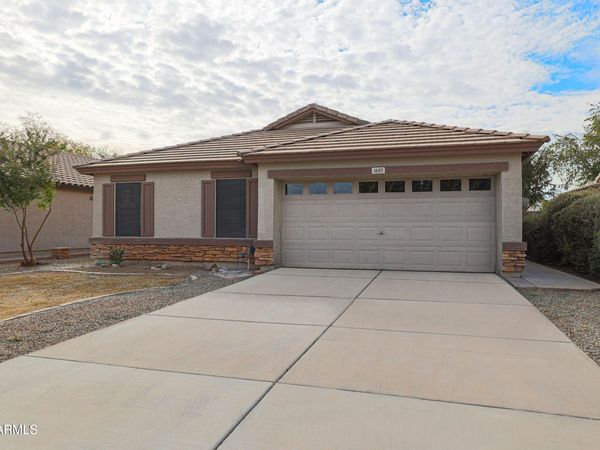 1693 E MILKY Way, Gilbert, AZ 85295